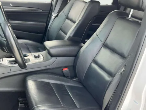 More photos of 2021 Jeep Grand Cherokee Limited at Noblesville Imports, IN