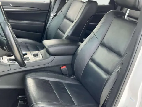 More photos of 2021 Jeep Grand Cherokee Limited at Noblesville Imports, IN