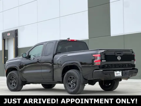 More photos of 2022 Nissan Frontier S at Noblesville Imports, IN