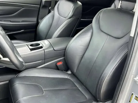 More photos of 2023 Hyundai Santa Fe Limited at Noblesville Imports, IN