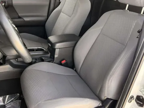 More photos of 2022 Toyota Tacoma SR at Noblesville Imports, IN