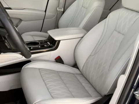 More photos of 2023 Buick Envision Avenir at Noblesville Imports, IN