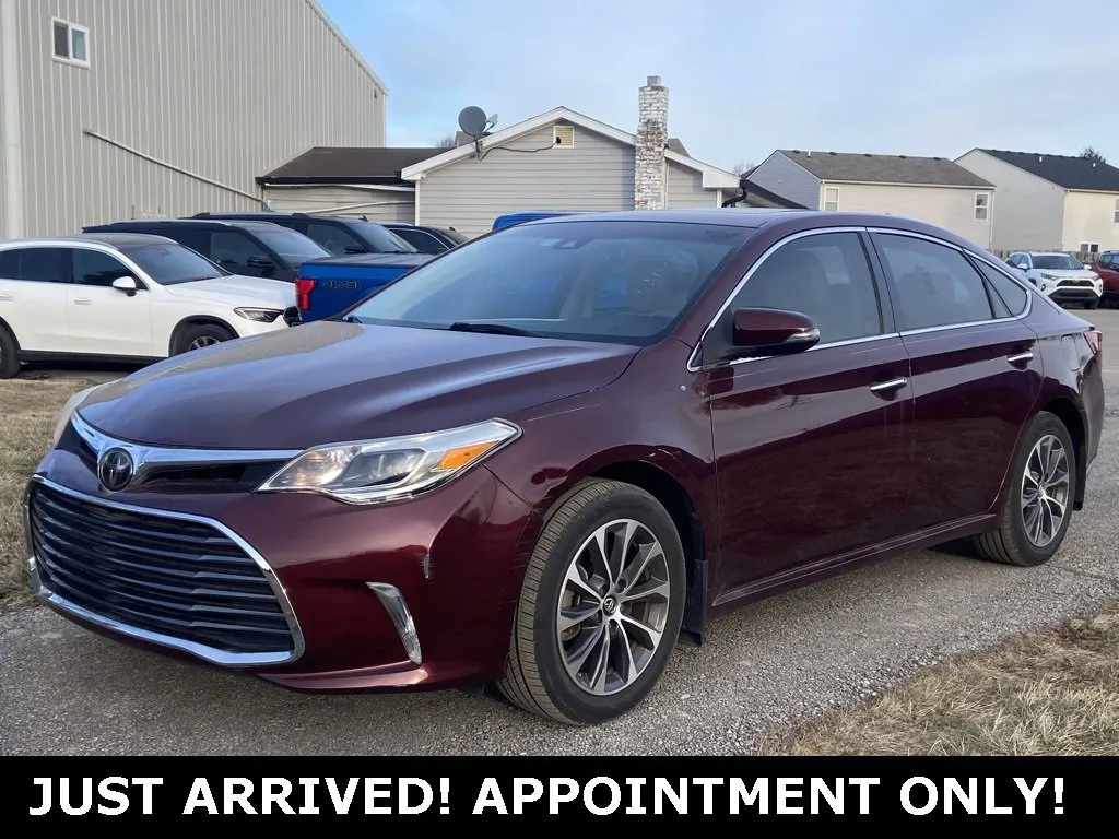 Red 2018 Toyota Avalon XLE Premium for sale in Noblesville, IN