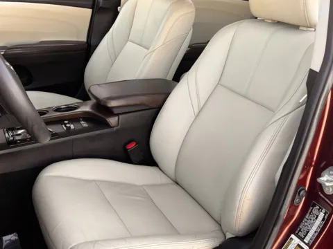 More photos of 2018 Toyota Avalon XLE Premium at Noblesville Imports, IN