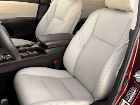 More photos of 2018 Toyota Avalon XLE Premium at Noblesville Imports, IN