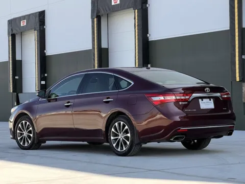 More photos of 2018 Toyota Avalon XLE Premium at Noblesville Imports, IN