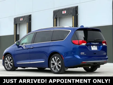 More photos of 2018 Chrysler Pacifica Limited at Noblesville Imports, IN