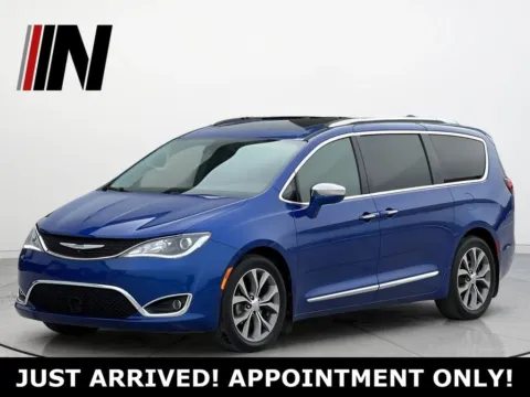 Blue 2018 Chrysler Pacifica Limited for sale in Noblesville, IN