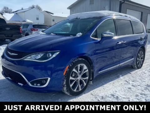 Blue 2018 Chrysler Pacifica Limited for sale in Noblesville, IN