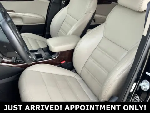 More photos of 2017 Kia Sorento EX at Noblesville Imports, IN