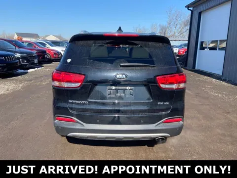 More photos of 2017 Kia Sorento EX V6 at Noblesville Imports, IN