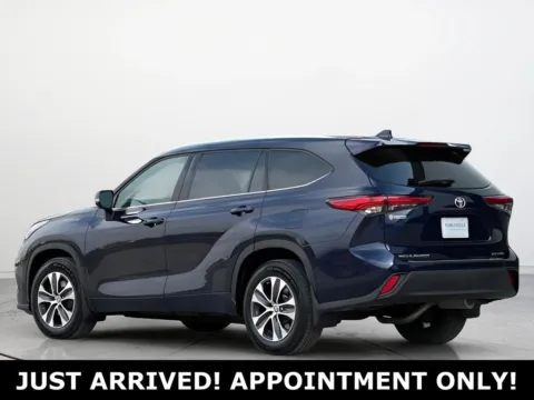 Photos of 2020 Toyota Highlander XLE for sale in Noblesville, IN at Noblesville Imports