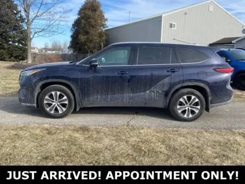 Photos of 2020 Toyota Highlander XLE for sale in Noblesville, IN at Noblesville Imports