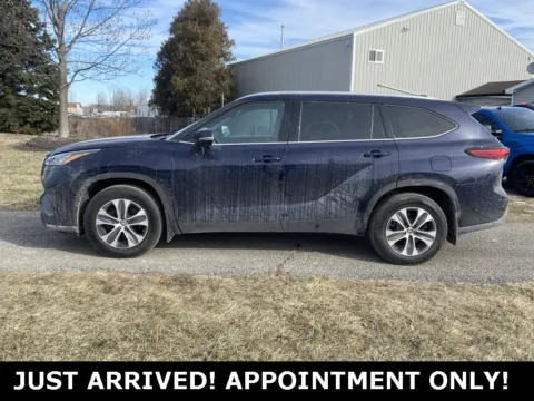Photos of 2020 Toyota Highlander XLE for sale in Noblesville, IN at Noblesville Imports