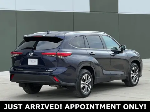 Photos of 2020 Toyota Highlander XLE for sale in Noblesville, IN at Noblesville Imports