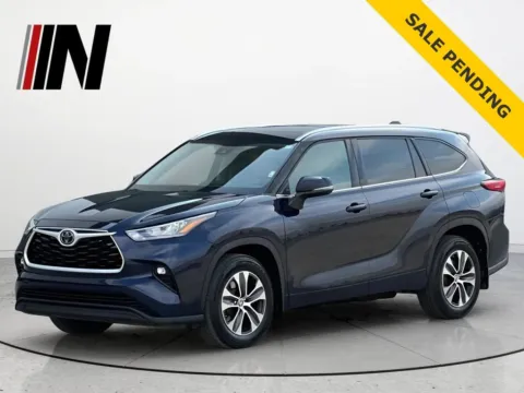 Blue 2020 Toyota Highlander XLE for sale in Noblesville, IN