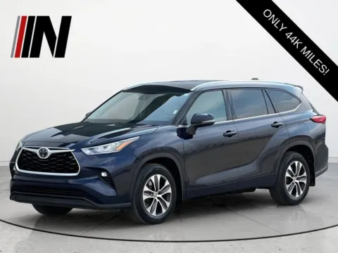 Blue 2020 Toyota Highlander XLE for sale in Noblesville, IN