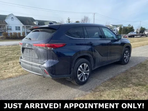More photos of 2020 Toyota Highlander XLE at Noblesville Imports, IN