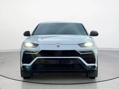 More photos of 2022 Lamborghini Urus at Noblesville Imports, IN