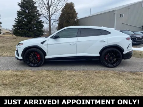 Photos of 2022 Lamborghini Urus for sale in Noblesville, IN at Noblesville Imports