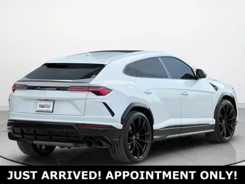 More photos of 2022 Lamborghini Urus at Noblesville Imports, IN