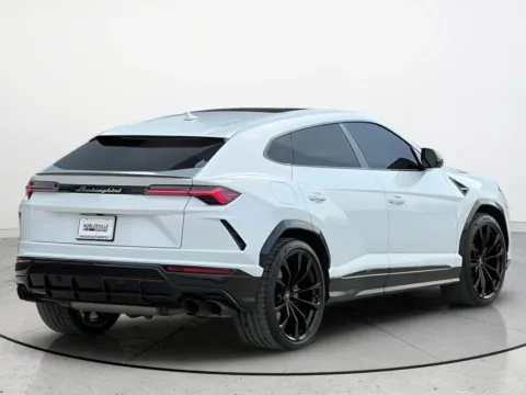 More photos of 2022 Lamborghini Urus at Noblesville Imports, IN