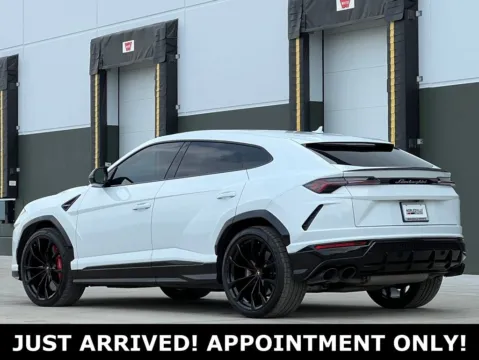 More photos of 2022 Lamborghini Urus at Noblesville Imports, IN
