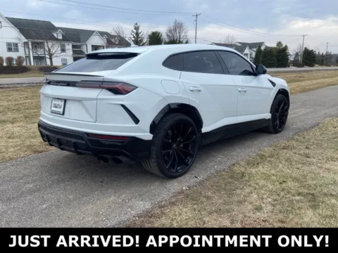 More photos of 2022 Lamborghini Urus at Noblesville Imports, IN