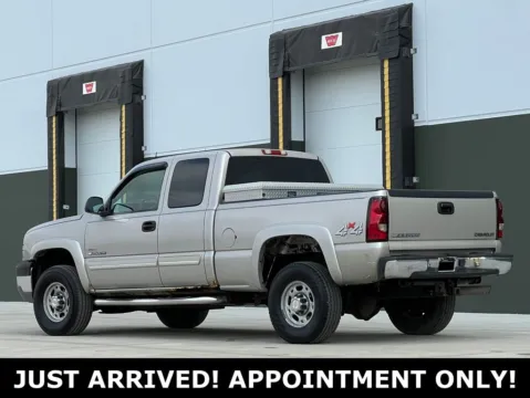 More photos of 2004 Chevrolet Silverado 2500HD LT at Noblesville Imports, IN