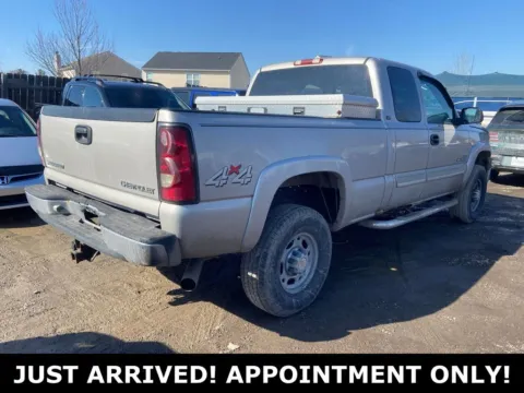 More photos of 2004 Chevrolet Silverado 2500HD LT at Noblesville Imports, IN