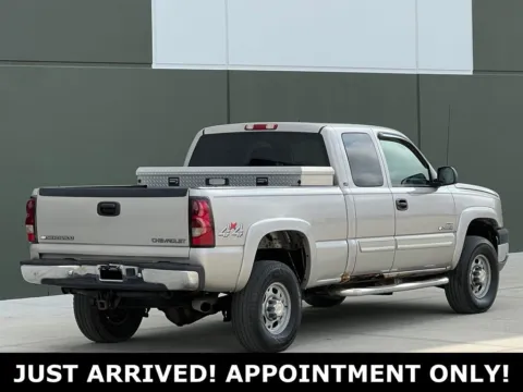 Photos of 2004 Chevrolet Silverado 2500HD LT for sale in Noblesville, IN at Noblesville Imports