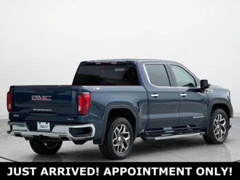 More photos of 2022 GMC Sierra 1500 SLT at Noblesville Imports, IN