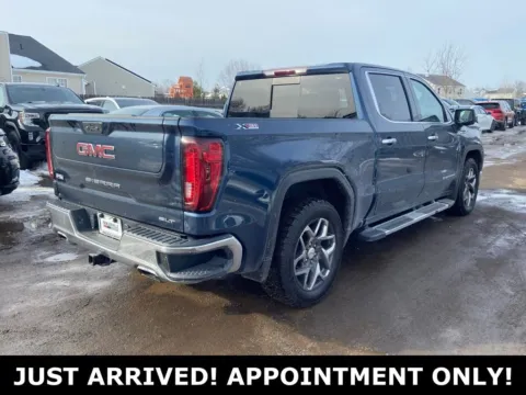 More photos of 2022 GMC Sierra 1500 SLT at Noblesville Imports, IN