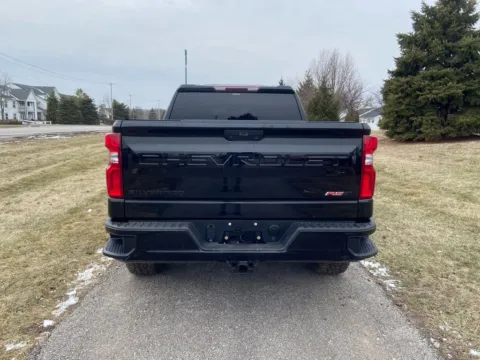 More photos of 2019 Chevrolet Silverado 1500 RST at Noblesville Imports, IN