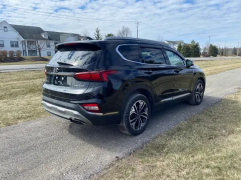 More photos of 2019 Hyundai Santa Fe Ultimate at Noblesville Imports, IN