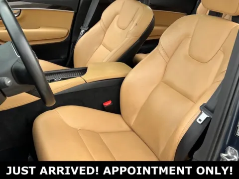 More photos of 2018 Volvo XC90 T6 Momentum at Noblesville Imports, IN