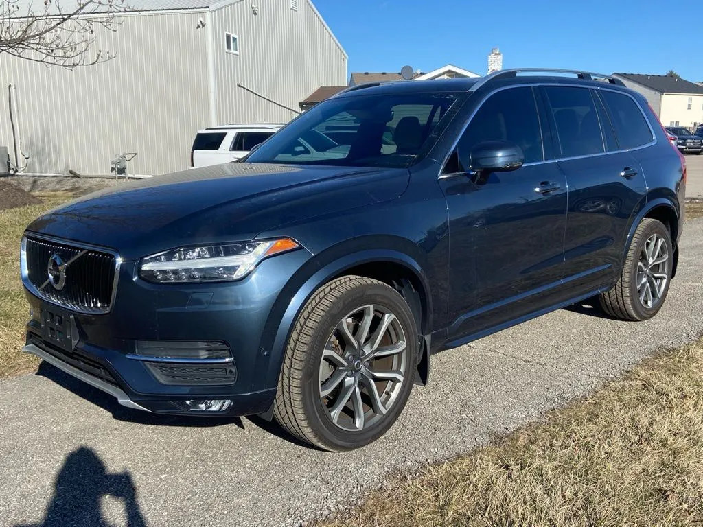 Blue 2018 Volvo XC90 T6 Momentum for sale in Noblesville, IN