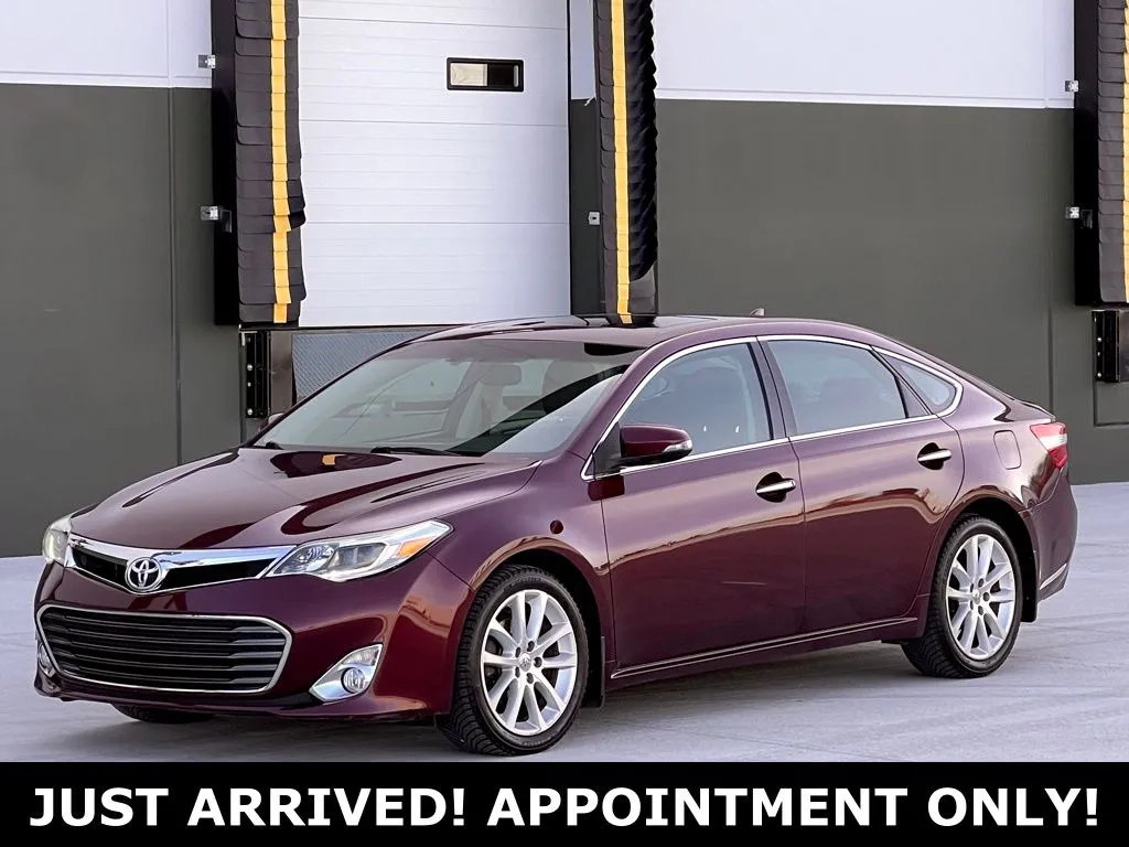 Red 2013 Toyota Avalon Limited for sale in Noblesville, IN