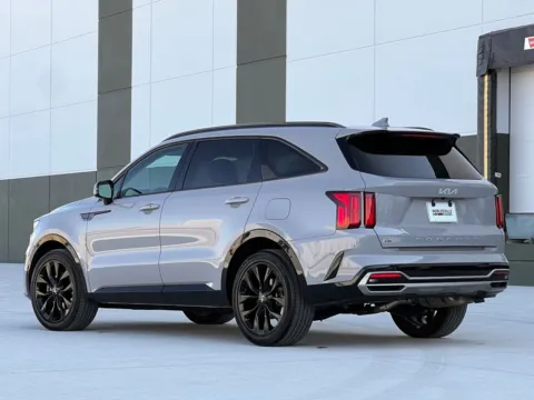 More photos of 2022 Kia Sorento SX at Noblesville Imports, IN