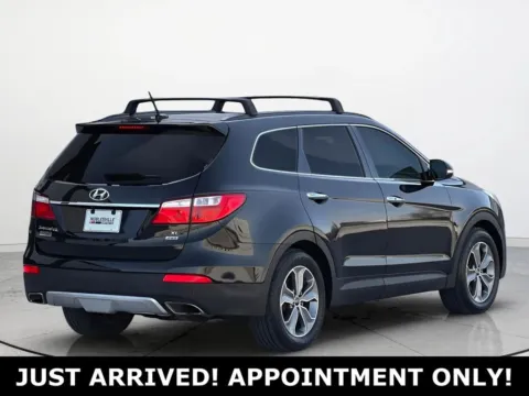 More photos of 2016 Hyundai Santa Fe Limited at Noblesville Imports, IN