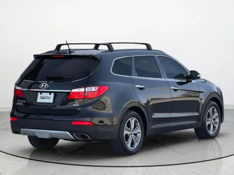 More photos of 2016 Hyundai Santa Fe Limited at Noblesville Imports, IN