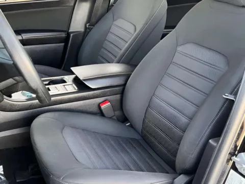More photos of 2020 Ford Fusion SE at Noblesville Imports, IN