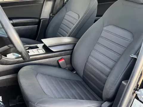 More photos of 2020 Ford Fusion SE at Noblesville Imports, IN