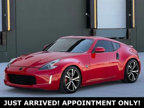 Yellow 2018 Nissan 370Z Sport Tech for sale in Noblesville, IN