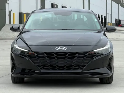 More photos of 2023 Hyundai Elantra SEL at Noblesville Imports, IN