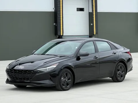 Black 2023 Hyundai Elantra SEL for sale in Noblesville, IN