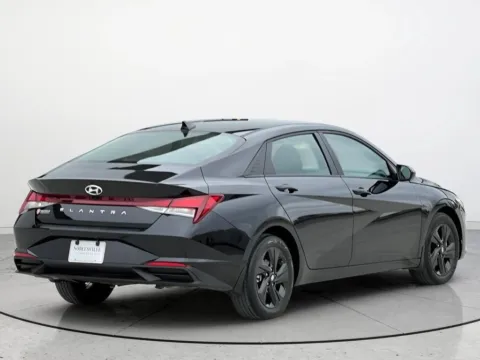 More photos of 2023 Hyundai Elantra SEL at Noblesville Imports, IN
