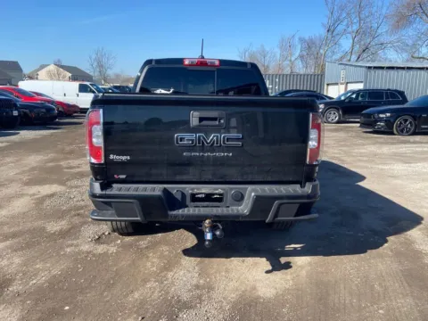 More photos of 2022 GMC Canyon Elevation at Noblesville Imports, IN
