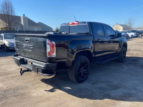 More photos of 2022 GMC Canyon Elevation at Noblesville Imports, IN