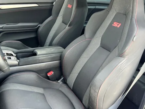 More photos of 2018 Honda Civic Si at Noblesville Imports, IN